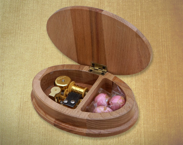 Personalized oval music box