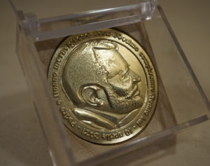 moneda de latón personalizada con estuche