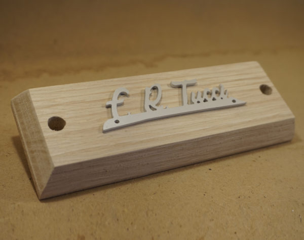 personalized aluminum writing on wooden base