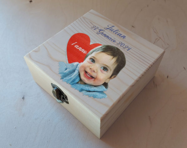Personalized 12x12cm square wooden box