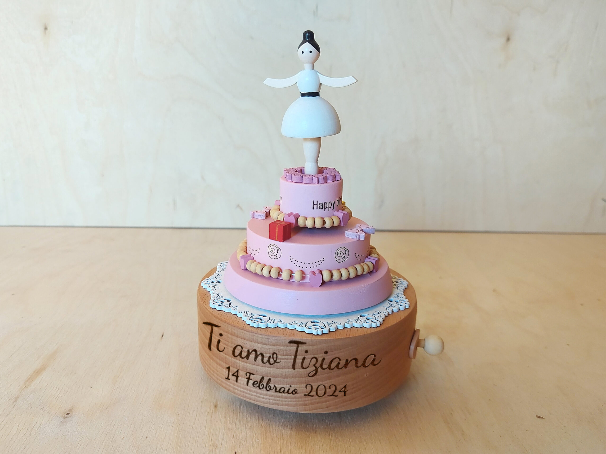 Caja de música de bailarina de pastel de cumpleaños de madera personalizada