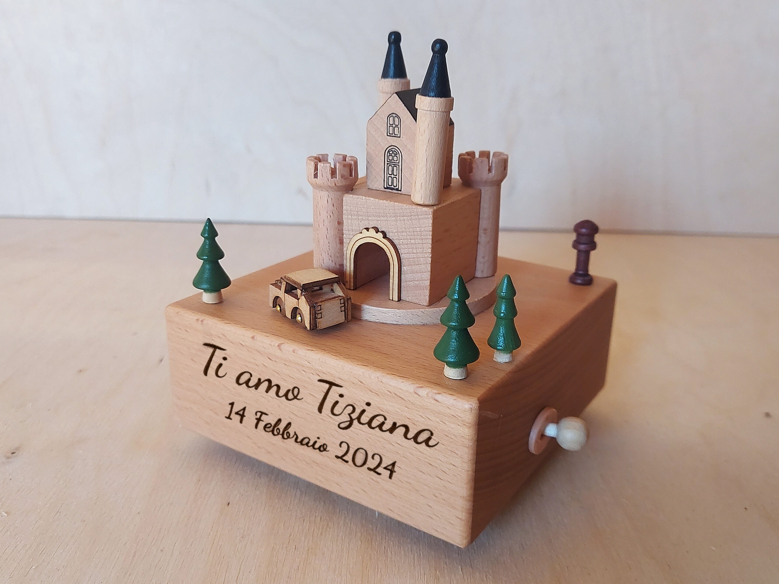 Carillon castello in legno personalizzato