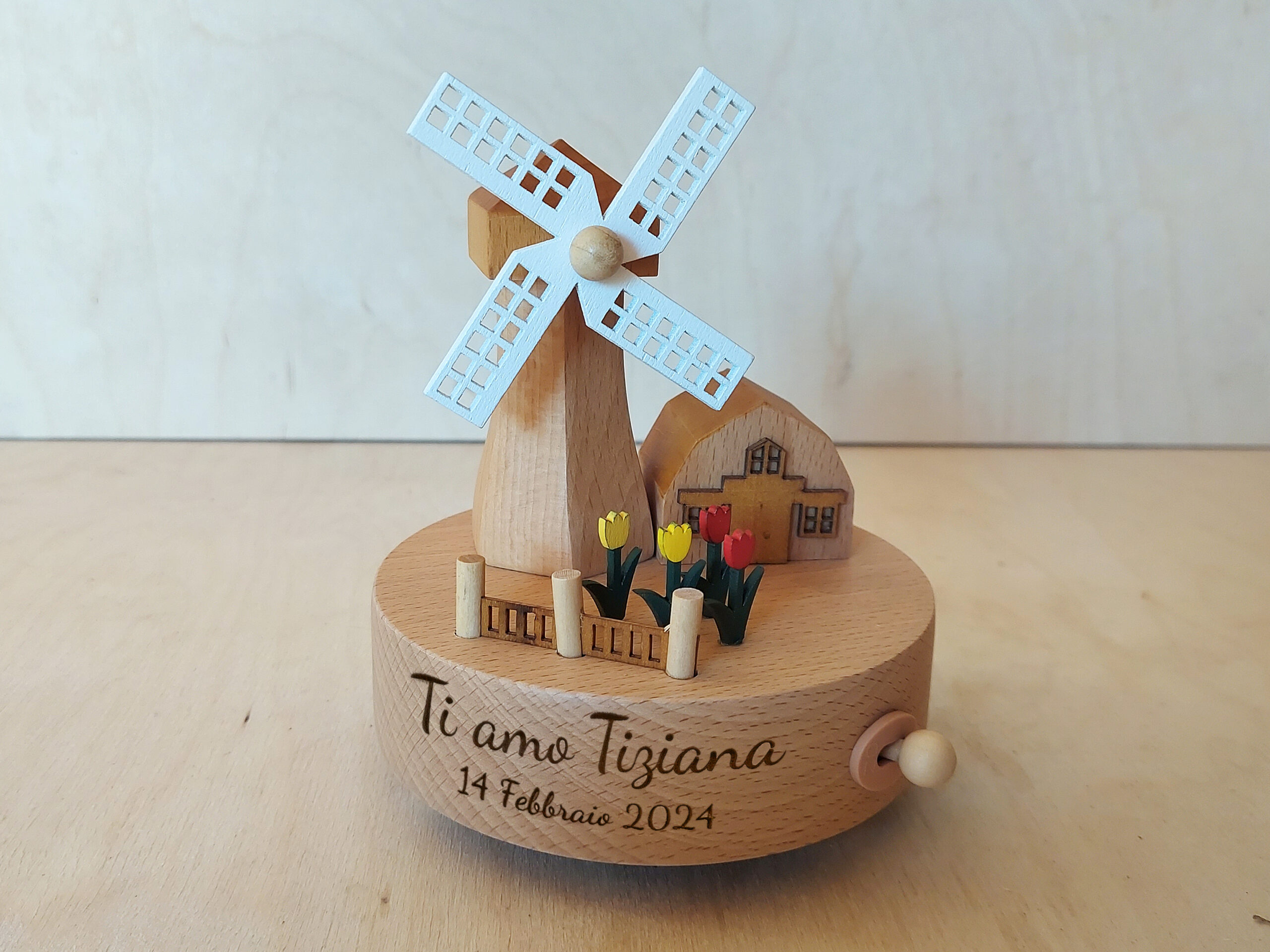 Carillon mulino in legno personalizzato