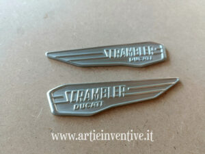 emblema ducati scrambler in alluminio