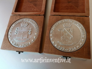 Moneta personalizzata in alluminio con scatola in mogano massello