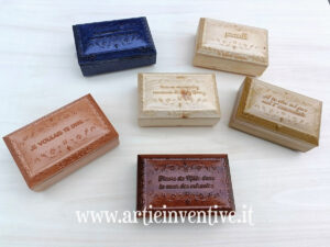 Scatola musicale registrabile in legno di mogano, castagno, faggio e abete